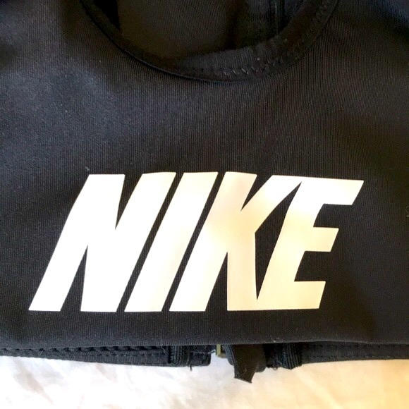 LIKE NEW / WORN ONCE • Nike High Impact Dri-Fit Racerback Sports Bra • Large 💚 - Picture 8 of 10